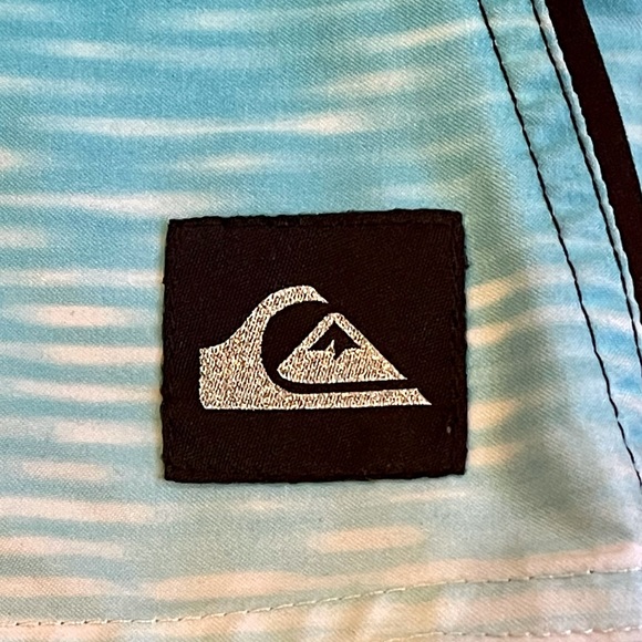 🌊Quiksilver Swim Trunks Waist 38 - Picture 4 of 9